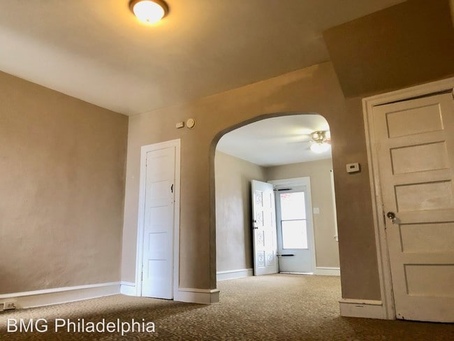 Building Photo - 3 br, 2 bath House - 6062 N 2nd St.