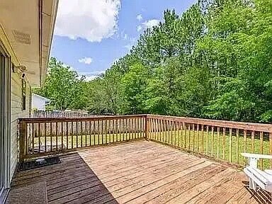 Building Photo - 220 Southview Dr