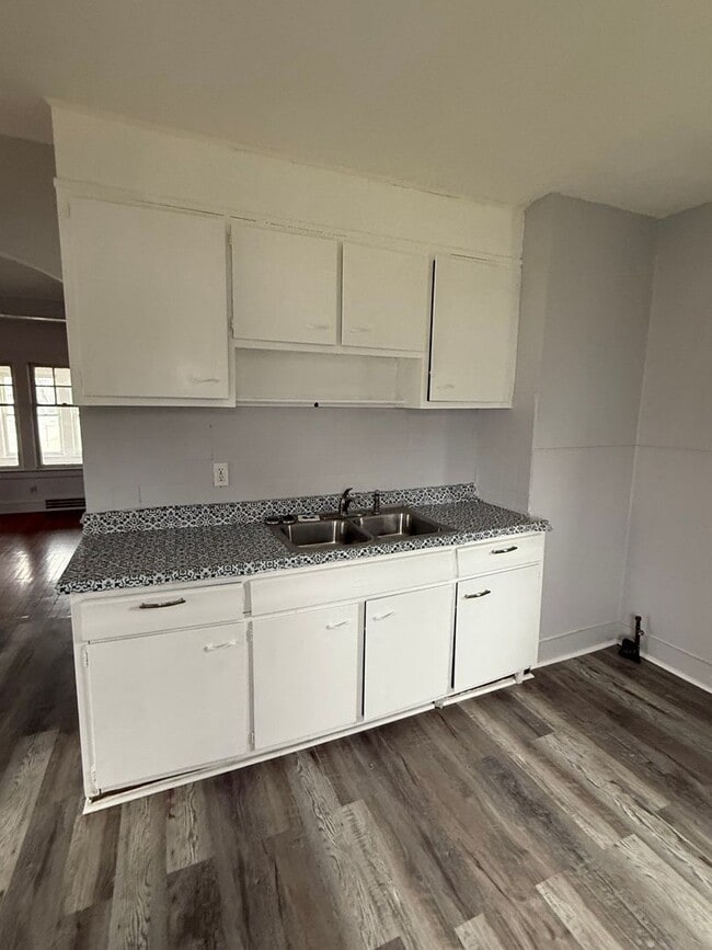 Building Photo - 3bd Single Cash Pay/Section 8