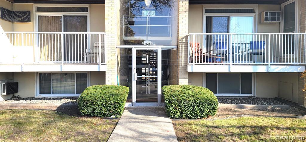 Foto principal - 4921 Crooks Rd