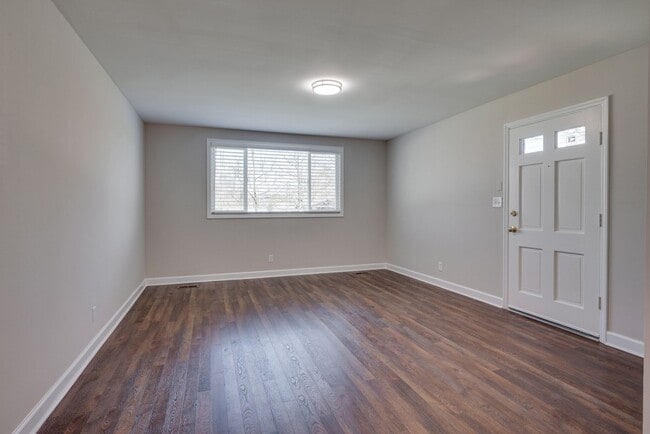 Building Photo - 405 Figuers Dr