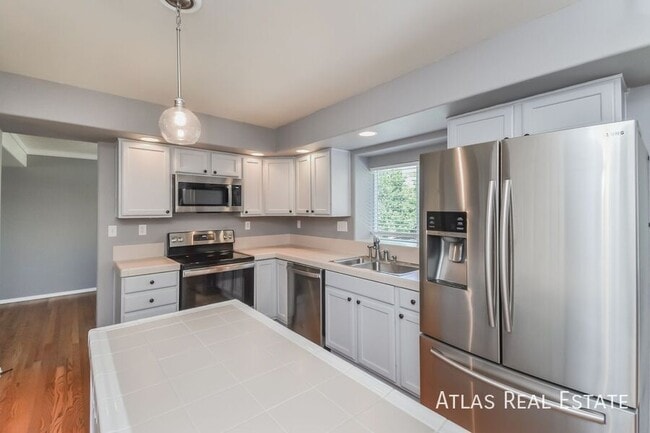 Building Photo - 7426 Klipspringer Dr