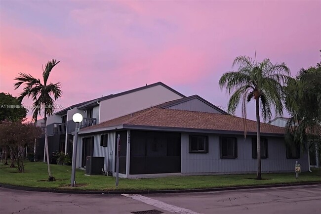 Foto del edificio - 1430 S Gabriel St