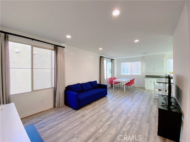 Building Photo - 183 Carmine