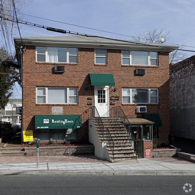 527 Main St Fort Lee, NJ 07024 Rentals Fort Lee, NJ