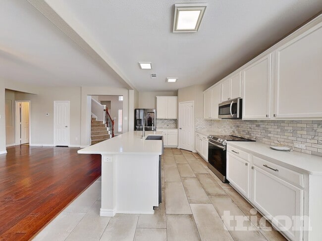 Building Photo - 10401 Turning Leaf Trail