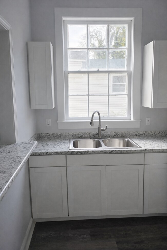 Foto del edificio - 1745 1st Ave