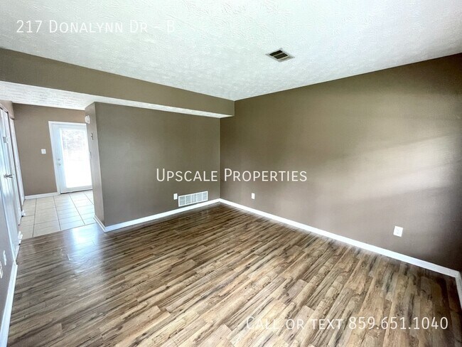 Building Photo - 217 Donalynn Dr