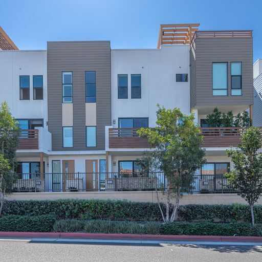 Foto principal - 677 W 17th St