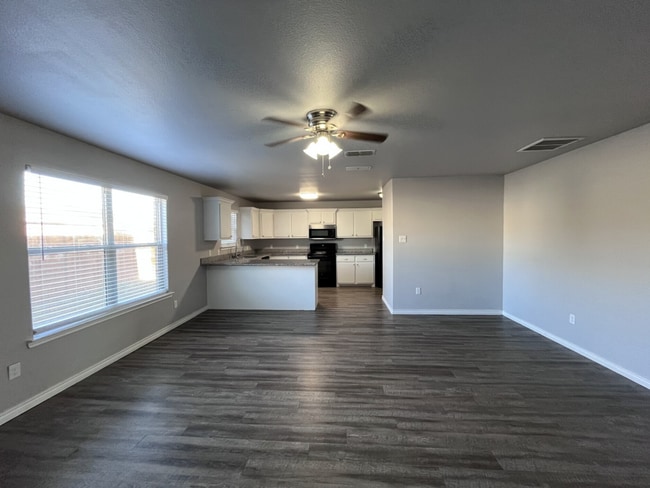 Foto del edificio - 3444 Itasca St