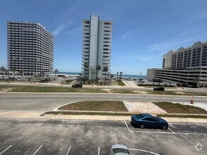 Building Photo - 2727 N Atlantic Ave