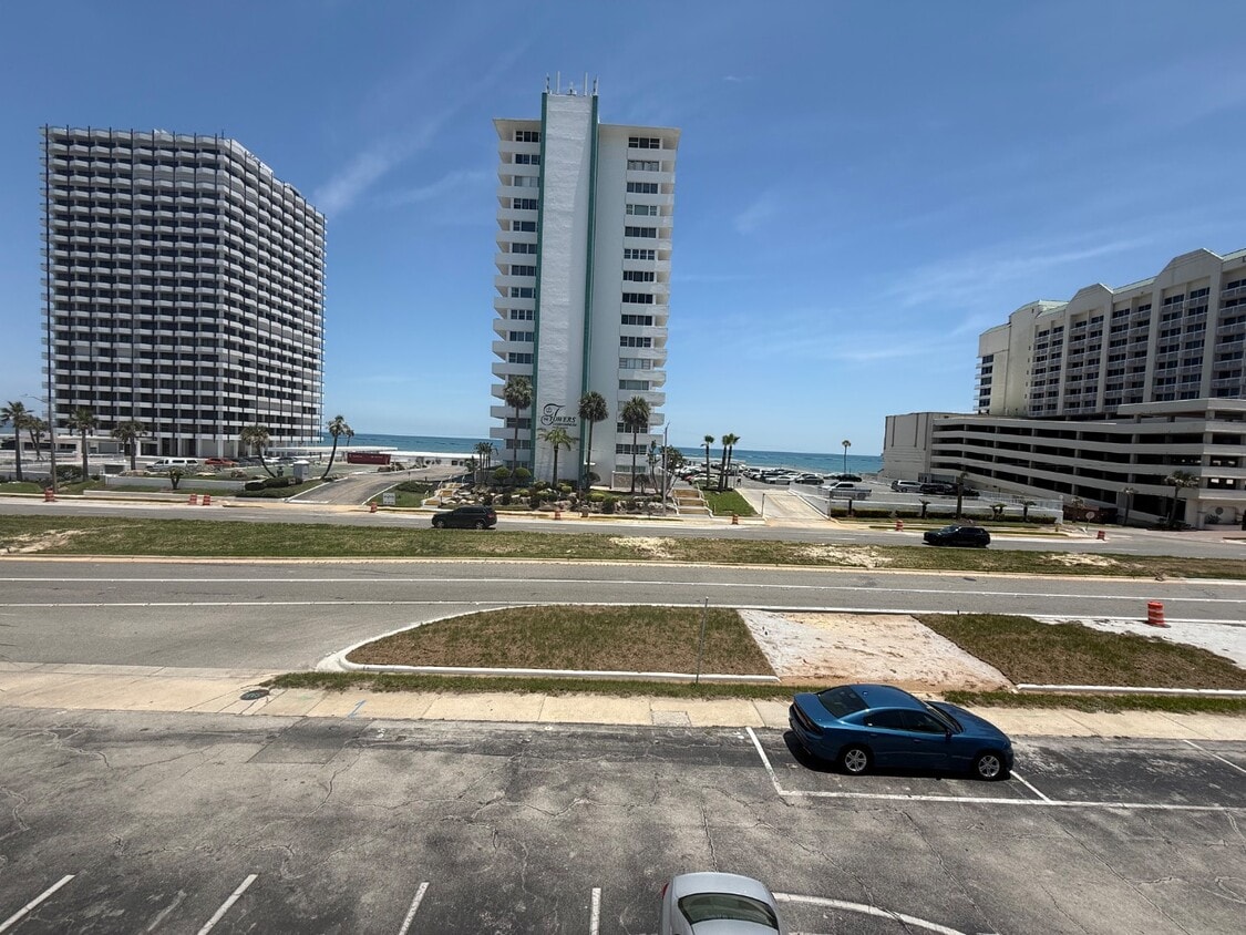 Primary Photo - 2727 N Atlantic Ave