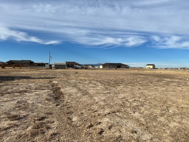 Foto del edificio - 1343 N Dailey Dr