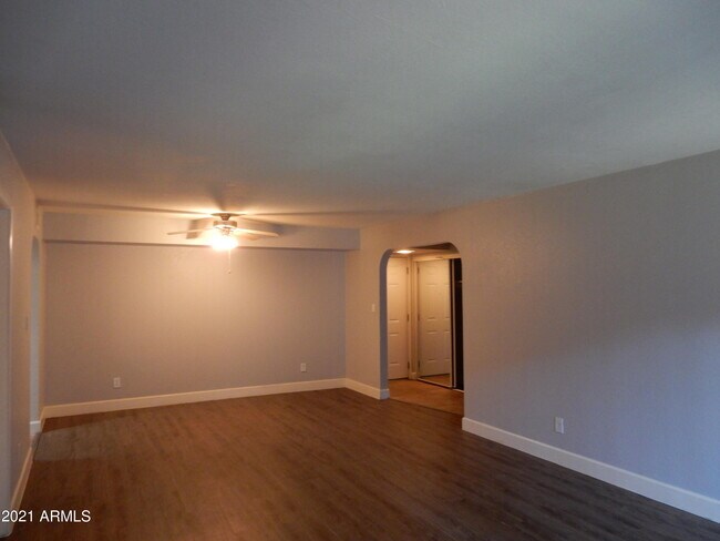 Building Photo - 3825 E Camelback Rd