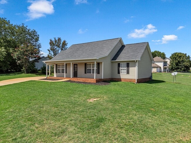 Building Photo - 402 McFall Ct
