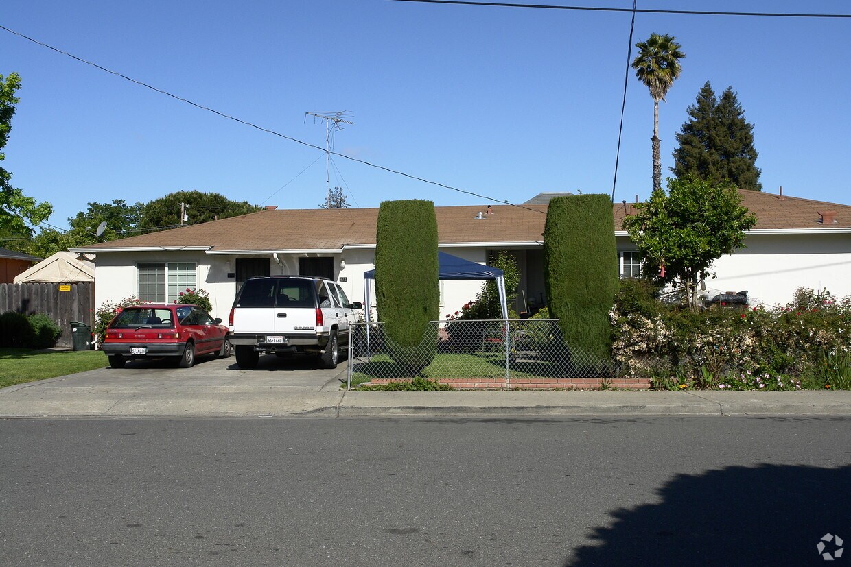 Foto principal - 2642-2646 Marlborough Ave