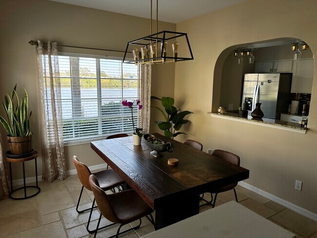 Foto del edificio - 3715 45th Terrace W