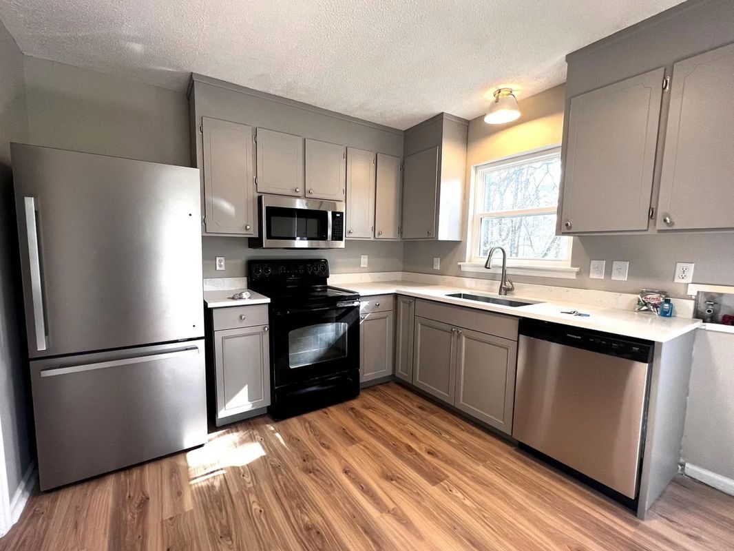 Building Photo - 407 Stirrup Ct