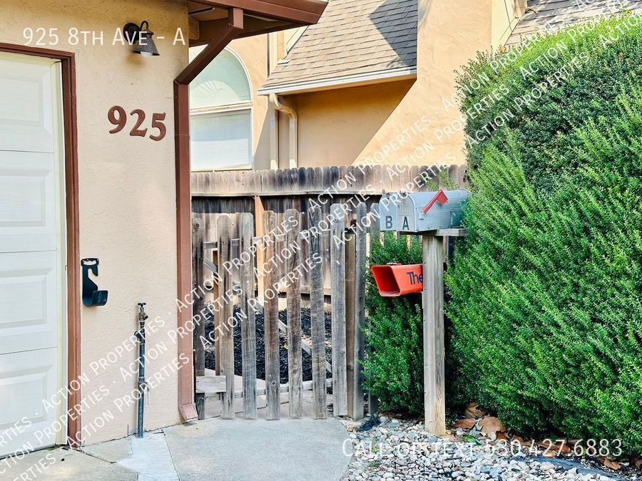 Primary Photo - 925 8th Ave