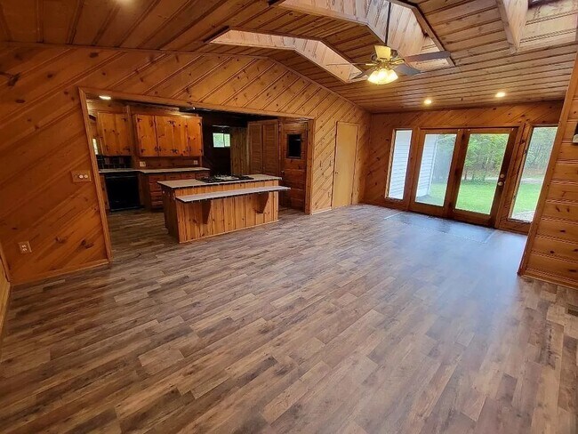 Building Photo - 783 W Turkeyfoot Lake Rd