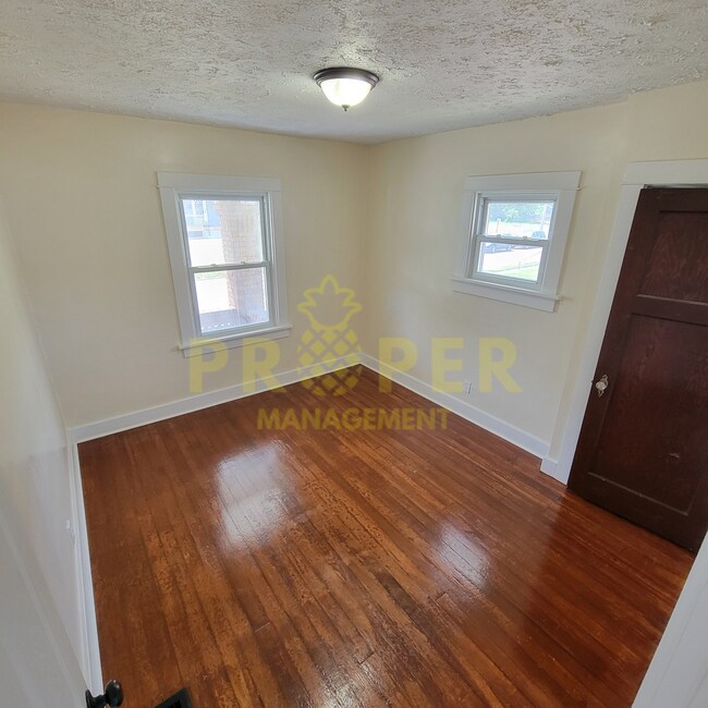 Foto del edificio - 2 bedrooms 1 bathroom house