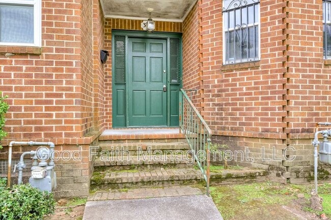 Building Photo - 304 Greene St