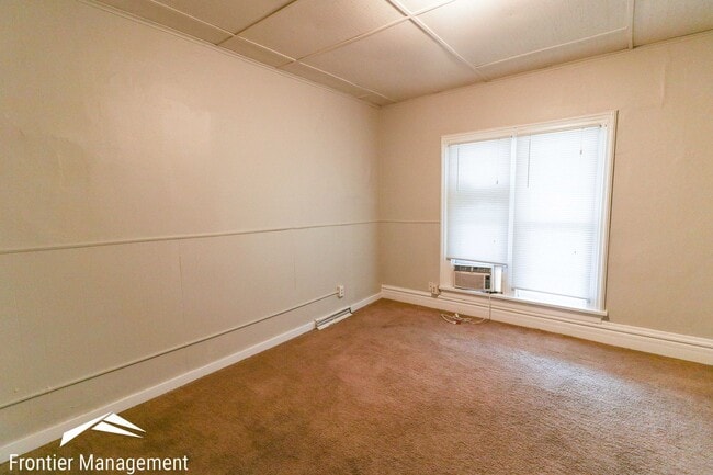 Building Photo - 1019 Moro St