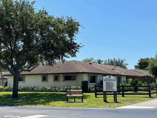 Building Photo - 4660 Greentree Pl