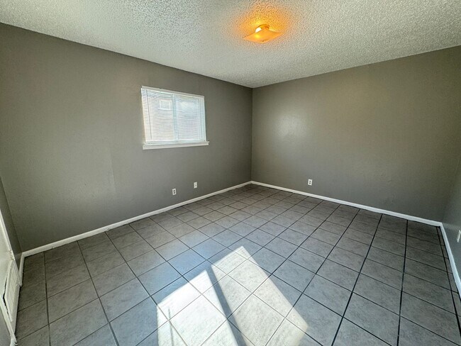 Foto del edificio - 1405 N Gray St