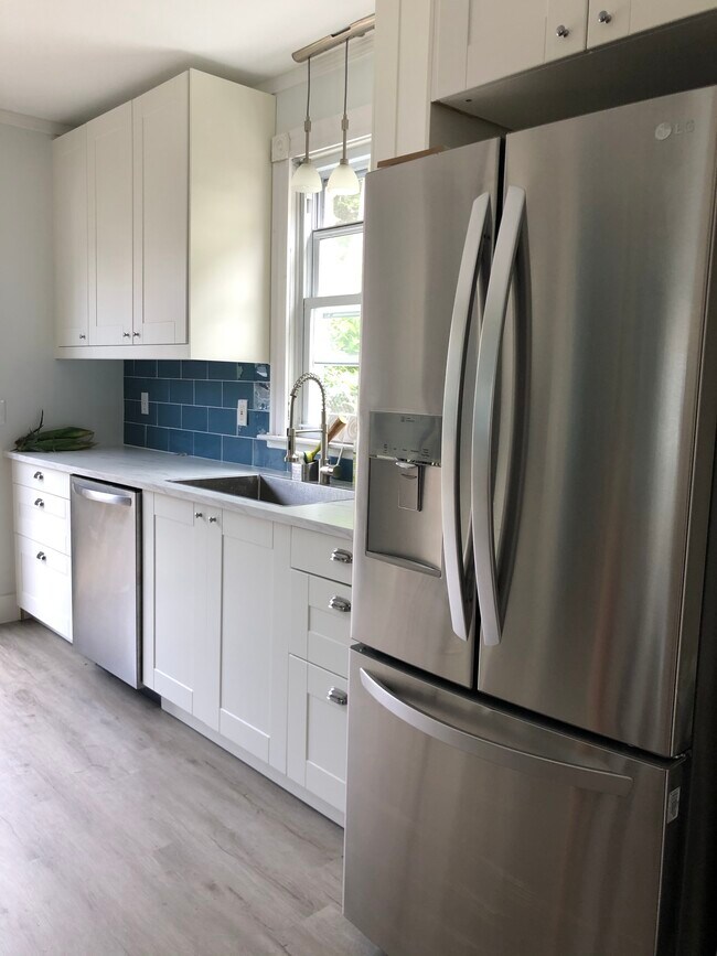 Foto del edificio - 14 Bedlow Ave