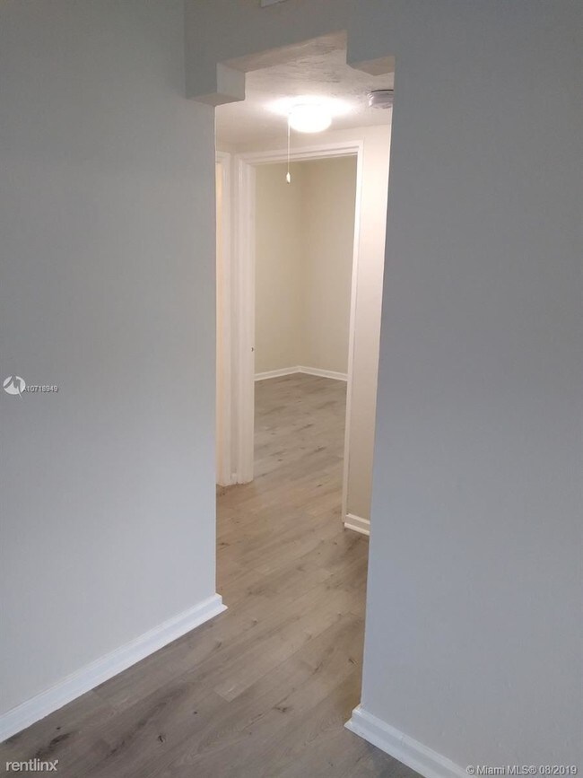 Building Photo - 2 br, 1 bath Condo - 438 Malaga Ave # 2IV