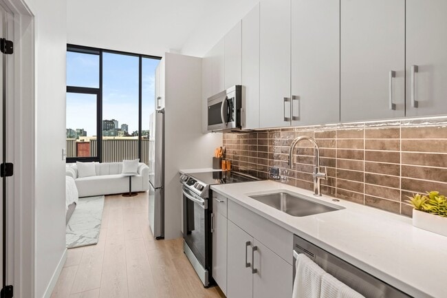 Building Photo - 1098 W Van Buren St