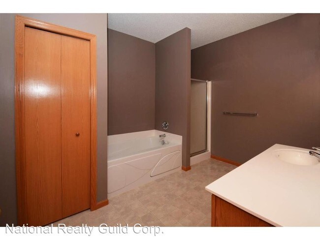 Foto del edificio - 2 br, 2 bath House - 7519 5th Street N