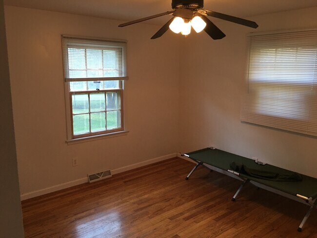 Building Photo - 623 Lancaster Rd