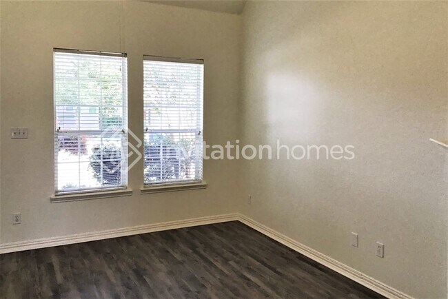 Foto del edificio - 2306 Hillside Dr