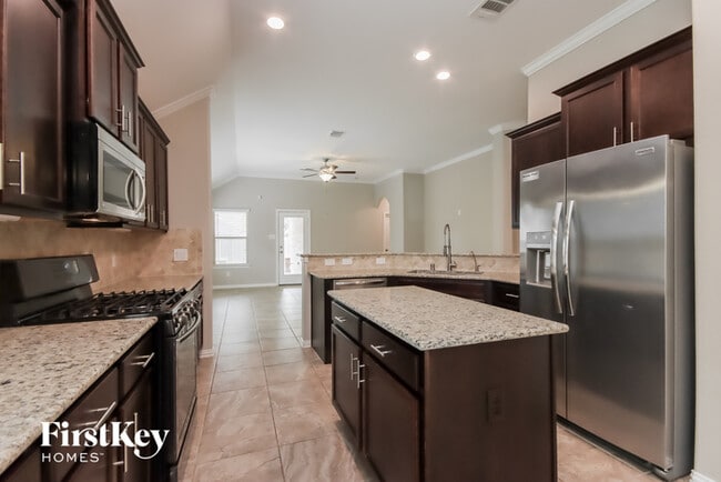 Building Photo - 906 S Chamfer Way