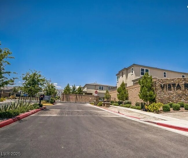 Foto del edificio - 9031 Coastal Oaks St