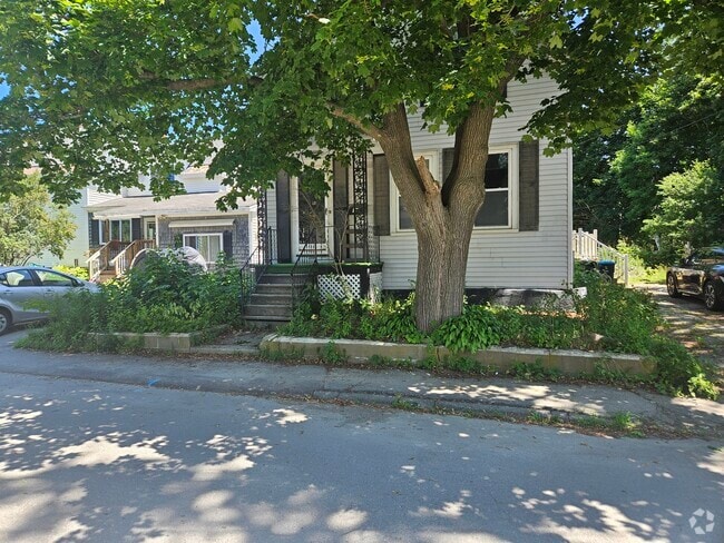 Building Photo - 12 7th St