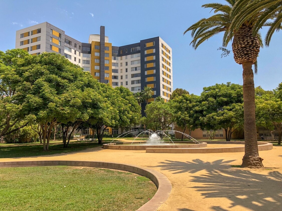 Park La Brea Apartments in Los Angeles, CA Westside Rentals