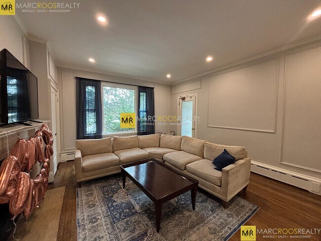 Foto del edificio - 1712 Beacon St