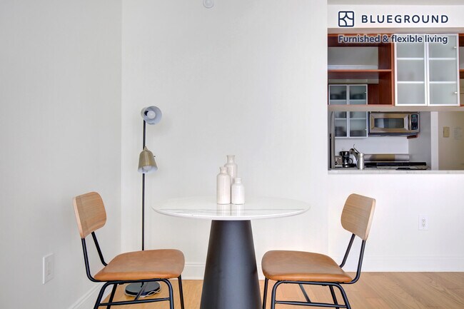 Foto del edificio - 215 E 96th St