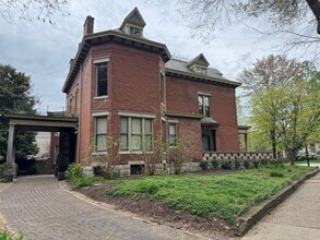 Building Photo - 2101 Cherokee Pkwy