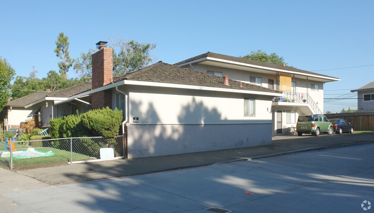 Primary Photo - 2251 Shamrock Dr