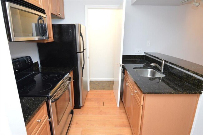 Foto del edificio - 11901 4th St N