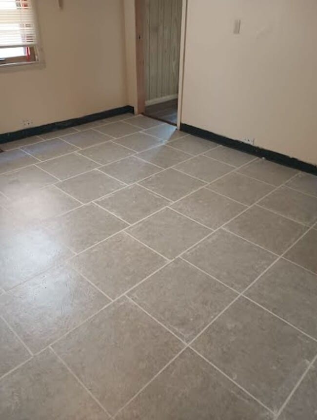 Building Photo - 2632 S 7th St