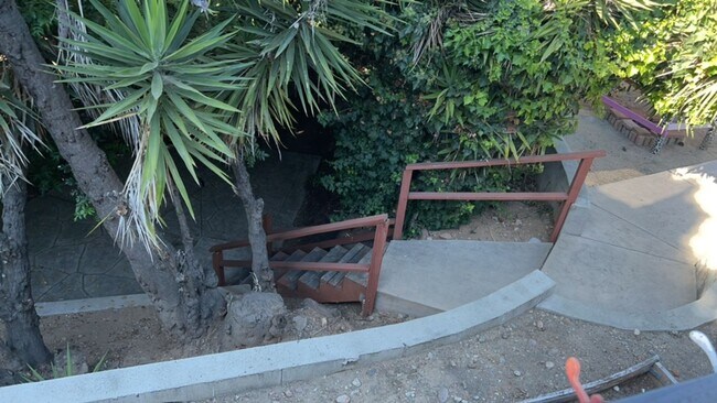 Foto del edificio - 5BD/2BA on Montezuma with Parking!!