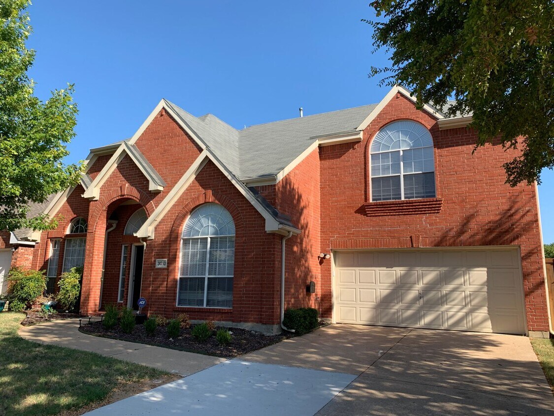 Primary Photo - 3010 Quail Hollow