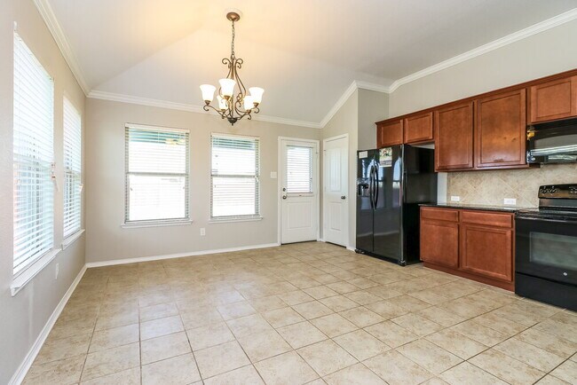 Building Photo - 900 W Bend Blvd