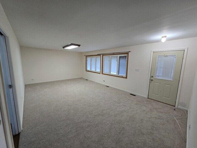 Foto del edificio - 109 Landmeier Rd