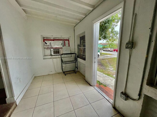 Foto del edificio - 7305 NW 17th Ct